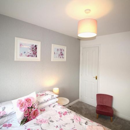 Ashington - 2 Bedroom House - Beautifully Decorated & Furnished - Large Garden Dış mekan fotoğraf