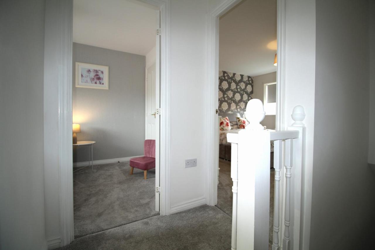 Ashington - 2 Bedroom House - Beautifully Decorated & Furnished - Large Garden Dış mekan fotoğraf