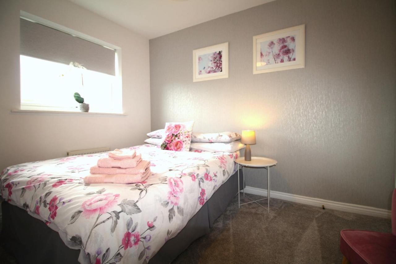 Ashington - 2 Bedroom House - Beautifully Decorated & Furnished - Large Garden Dış mekan fotoğraf